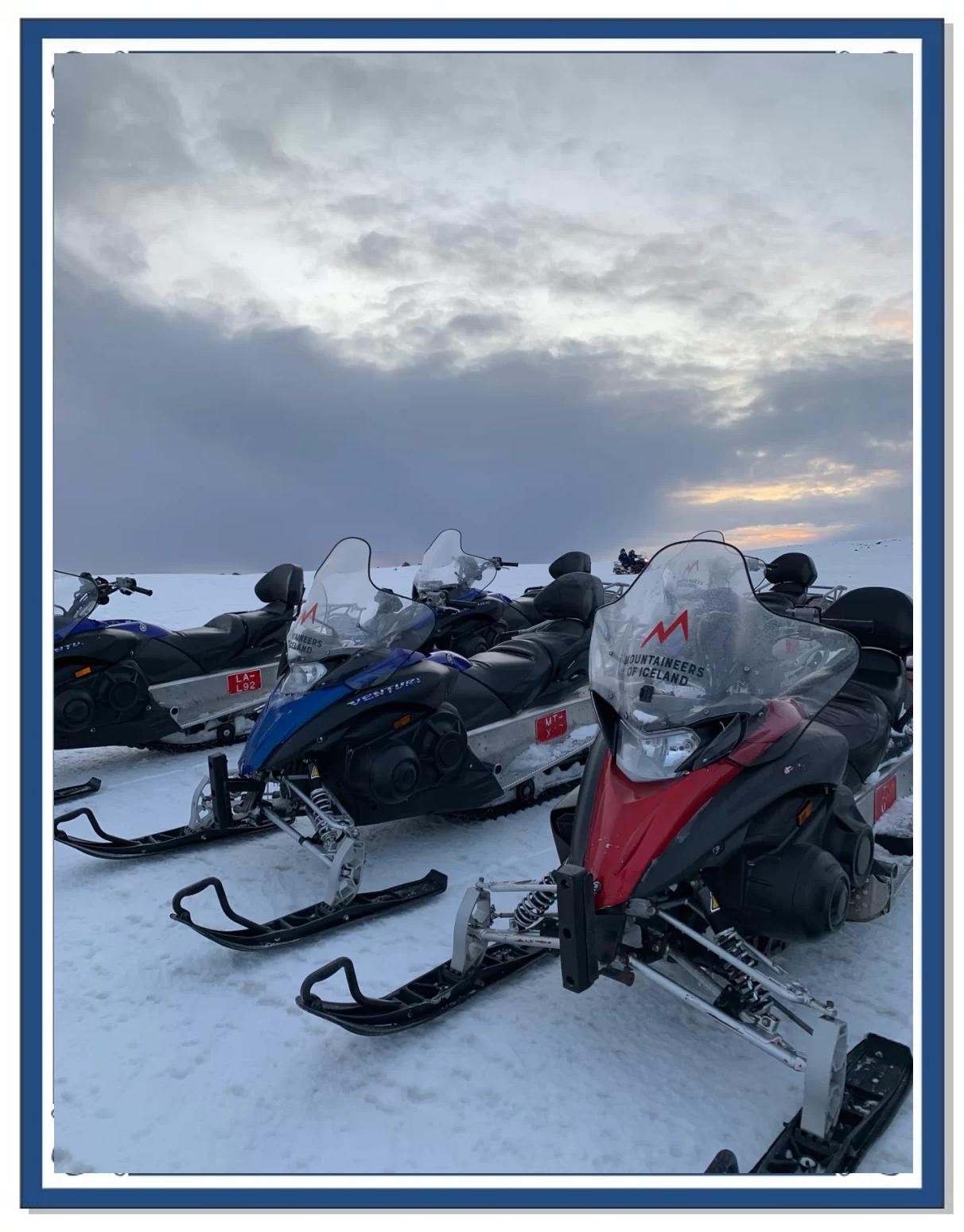 极地雪地摩托穿越，冰天雪地的极速冲刺