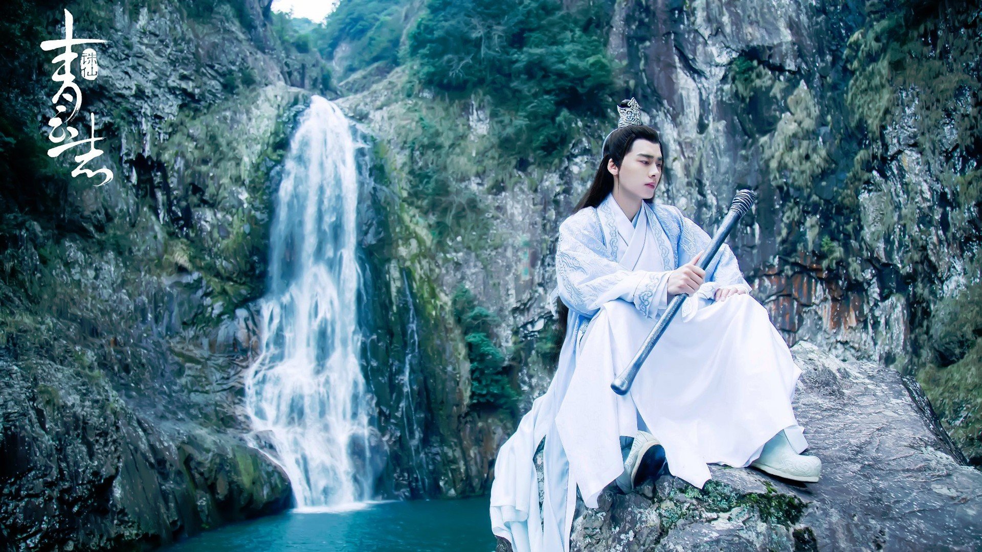 边锋表现夺目，带领球队取得连胜，边锋是干什么的