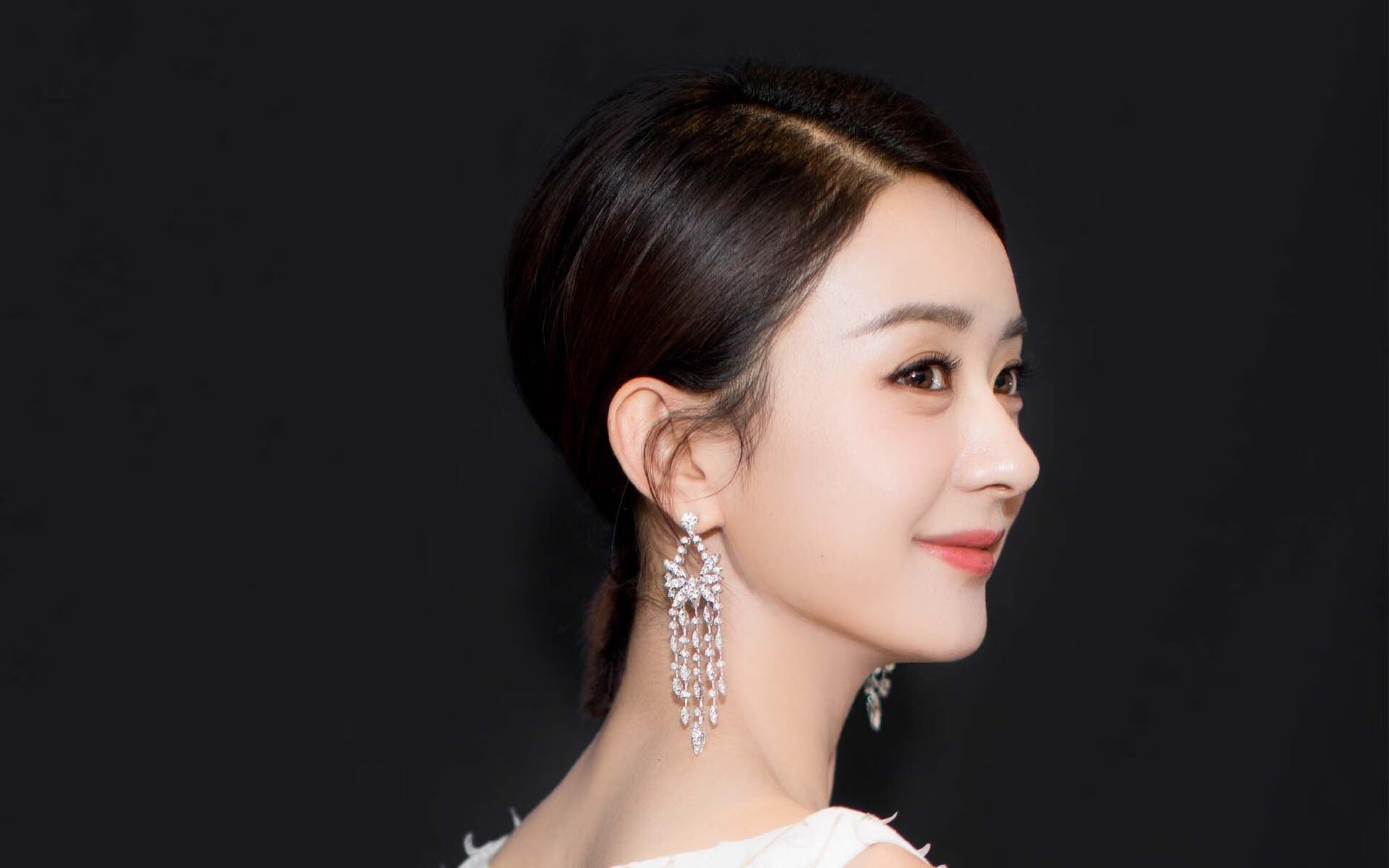 JiuyouAPP下载-绿色足球产业链不断完善，从原材料到装备实现全链条绿色生产，绿色标志的足球资讯app